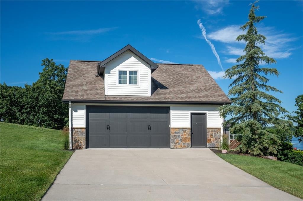 Altamont, Missouri, 64620, United States, 5 Bedrooms Bedrooms, ,5 BathroomsBathrooms,Residential,Active,1880022