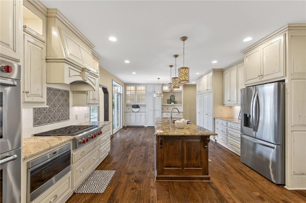 Liberty, Missouri, 64068, United States, 4 Bedrooms Bedrooms, ,7 BathroomsBathrooms,Residential,Active,1987271