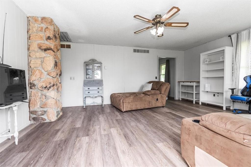 Macks Creek, Missouri, 65786, United States, 3 Bedrooms Bedrooms, ,3 BathroomsBathrooms,Residential,Active,1893234