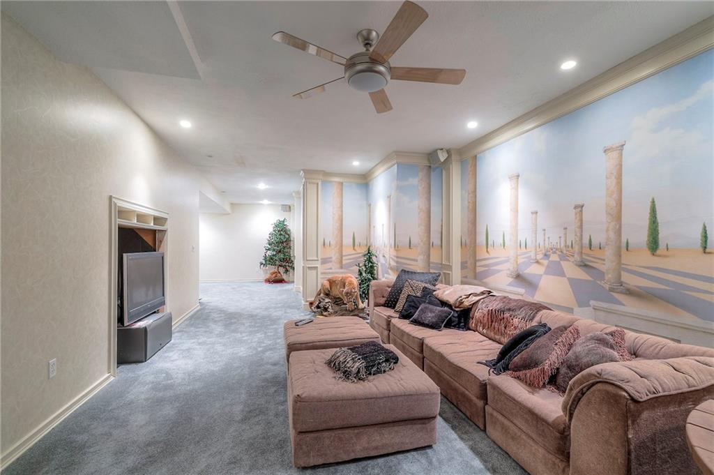 Kansas City, Missouri, 64114, United States, 5 Bedrooms Bedrooms, ,9 BathroomsBathrooms,Residential,Active,1929676