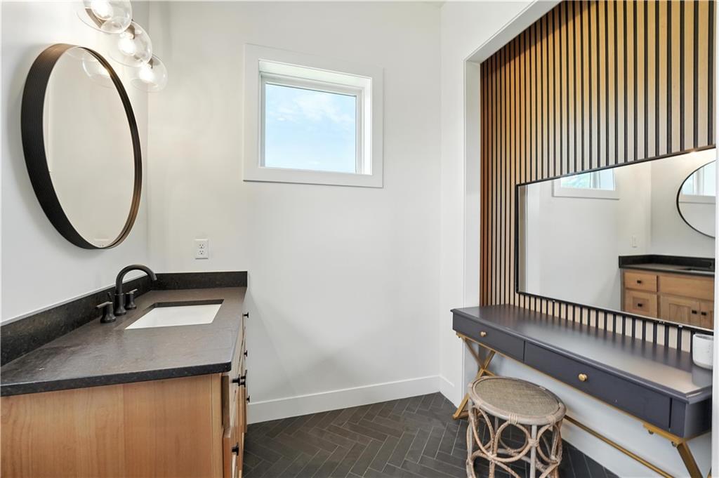 Liberty, Missouri, 64068, United States, 6 Bedrooms Bedrooms, ,5 BathroomsBathrooms,Residential,Active,1922515