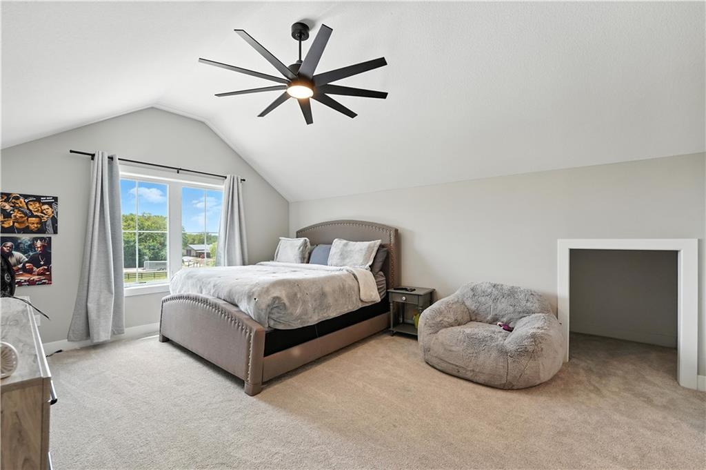 Liberty, Missouri, 64068, United States, 6 Bedrooms Bedrooms, ,5 BathroomsBathrooms,Residential,Active,1922515