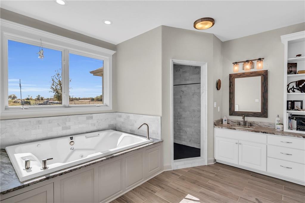 Kidder, Missouri, 64649, United States, ,3 BathroomsBathrooms,Residential,Active,1769974