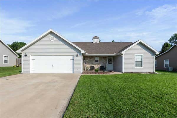 2201 E WILLOW POINT CIR, TONGANOXIE, KS 66086 - Image 1