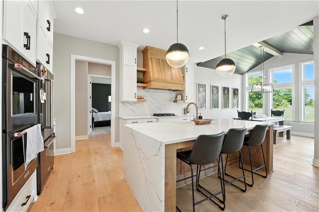 Liberty, Missouri, 64068, United States, 6 Bedrooms Bedrooms, ,5 BathroomsBathrooms,Residential,Active,1922515