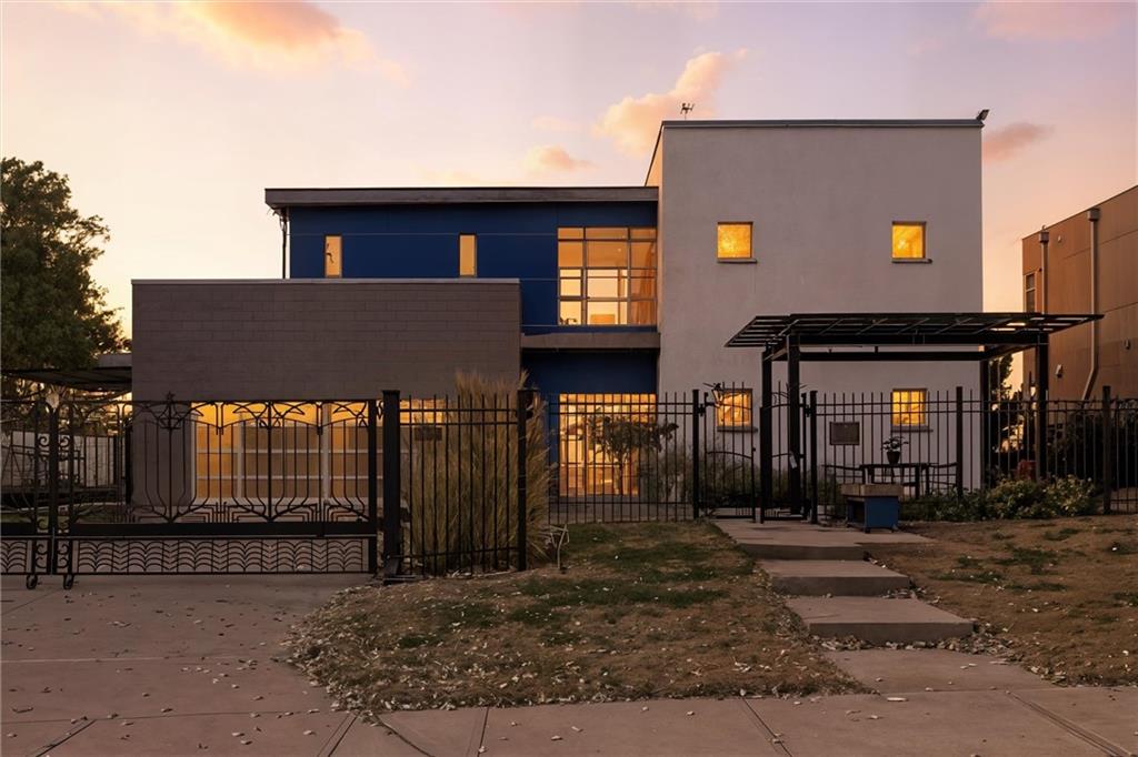 Kansas City, Missouri, 64108, United States, 2 Bedrooms Bedrooms, ,3 BathroomsBathrooms,Residential,Active,1988723