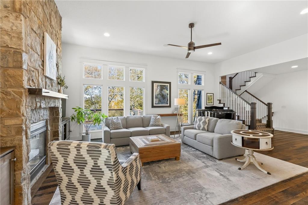 Parkville, Missouri, 64152, United States, 4 Bedrooms Bedrooms, ,5 BathroomsBathrooms,Residential,Active,1987258