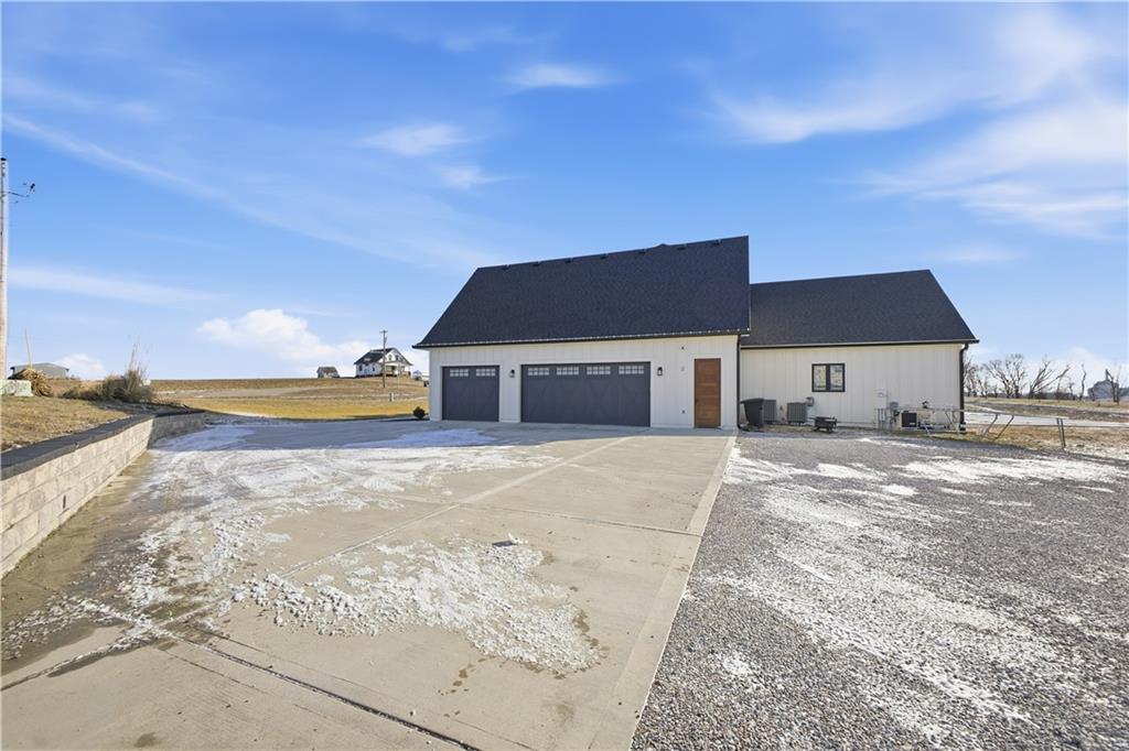 St Joseph, Missouri, 64507, United States, 5 Bedrooms Bedrooms, ,5 BathroomsBathrooms,Residential,Active,2007340