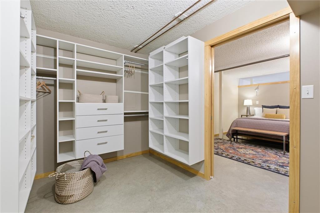 Kansas City, Missouri, 64108, United States, 2 Bedrooms Bedrooms, ,3 BathroomsBathrooms,Residential,Active,1988723