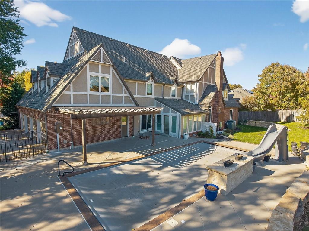 Liberty, Missouri, 64068, United States, 4 Bedrooms Bedrooms, ,7 BathroomsBathrooms,Residential,Active,1987271