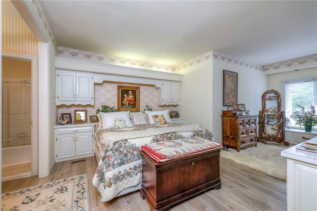 Kansas City, Missouri, 64114, United States, 5 Bedrooms Bedrooms, ,9 BathroomsBathrooms,Residential,Active,1929676