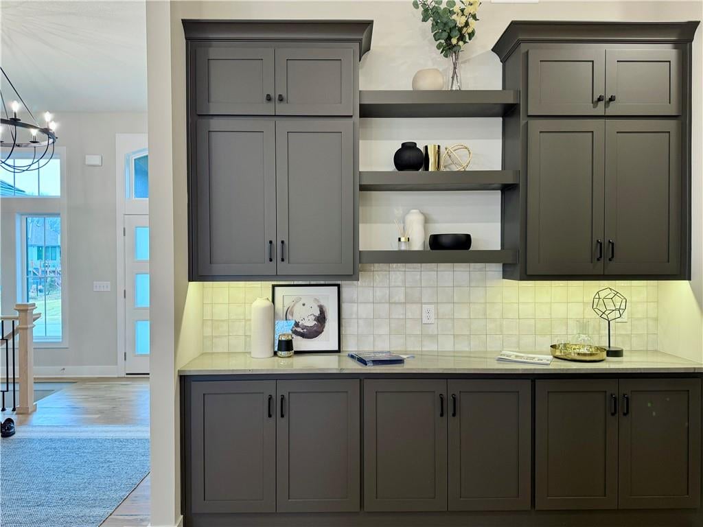 Riverside, Missouri, 64150, United States, 5 Bedrooms Bedrooms, ,4 BathroomsBathrooms,Residential,Active,1702789