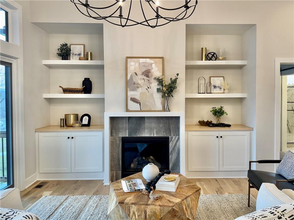 Riverside, Missouri, 64150, United States, 5 Bedrooms Bedrooms, ,4 BathroomsBathrooms,Residential,Active,1702789