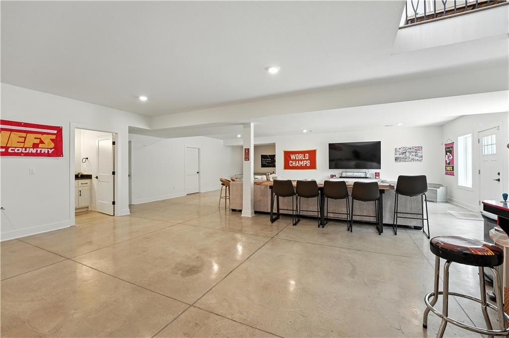 Liberty, Missouri, 64068, United States, 6 Bedrooms Bedrooms, ,5 BathroomsBathrooms,Residential,Active,1922515