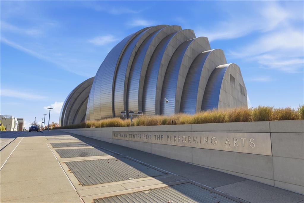 Kansas City, Missouri, 64108, United States, 2 Bedrooms Bedrooms, ,3 BathroomsBathrooms,Residential,Active,1988723