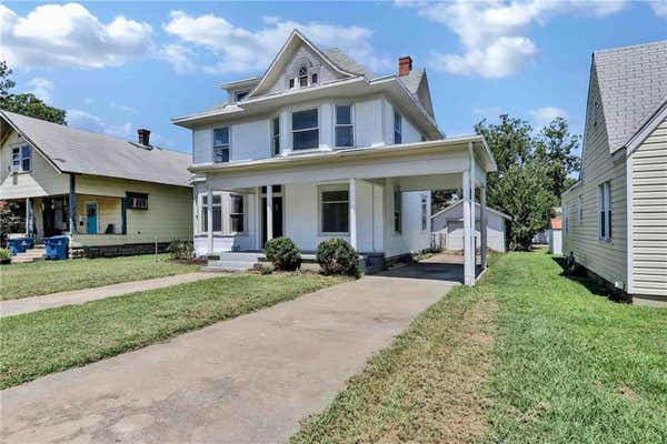 1114 W 4TH ST, COFFEYVILLE, KS 67337, photo 3 of 29