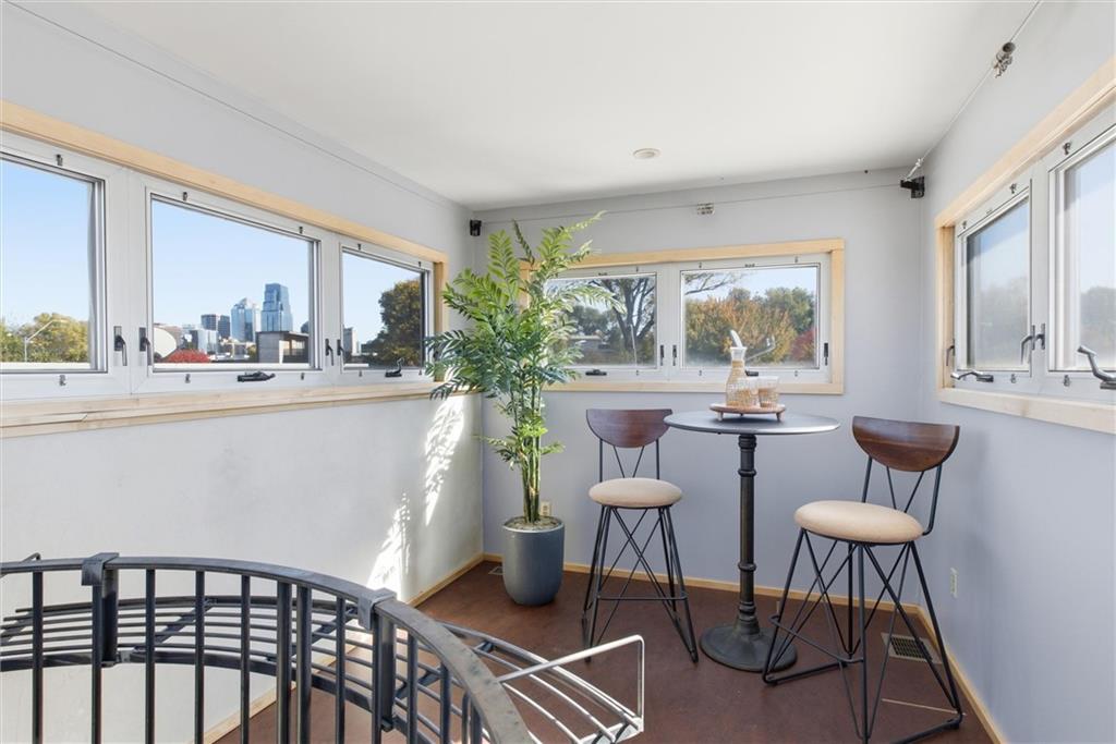 Kansas City, Missouri, 64108, United States, 2 Bedrooms Bedrooms, ,3 BathroomsBathrooms,Residential,Active,1988723