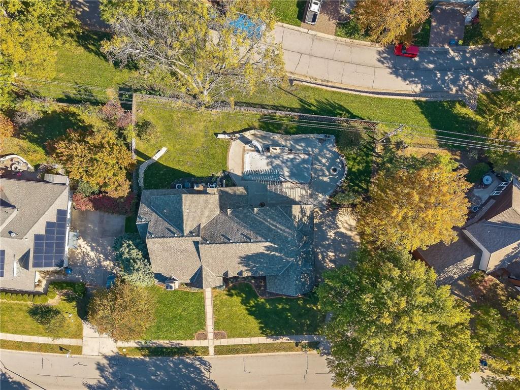 Liberty, Missouri, 64068, United States, 4 Bedrooms Bedrooms, ,7 BathroomsBathrooms,Residential,Active,1987271