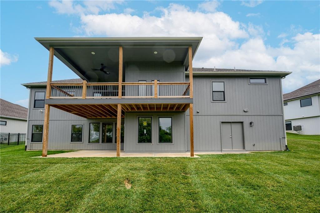 Riverside, Missouri, 64150, United States, 5 Bedrooms Bedrooms, ,4 BathroomsBathrooms,Residential,Active,1702789