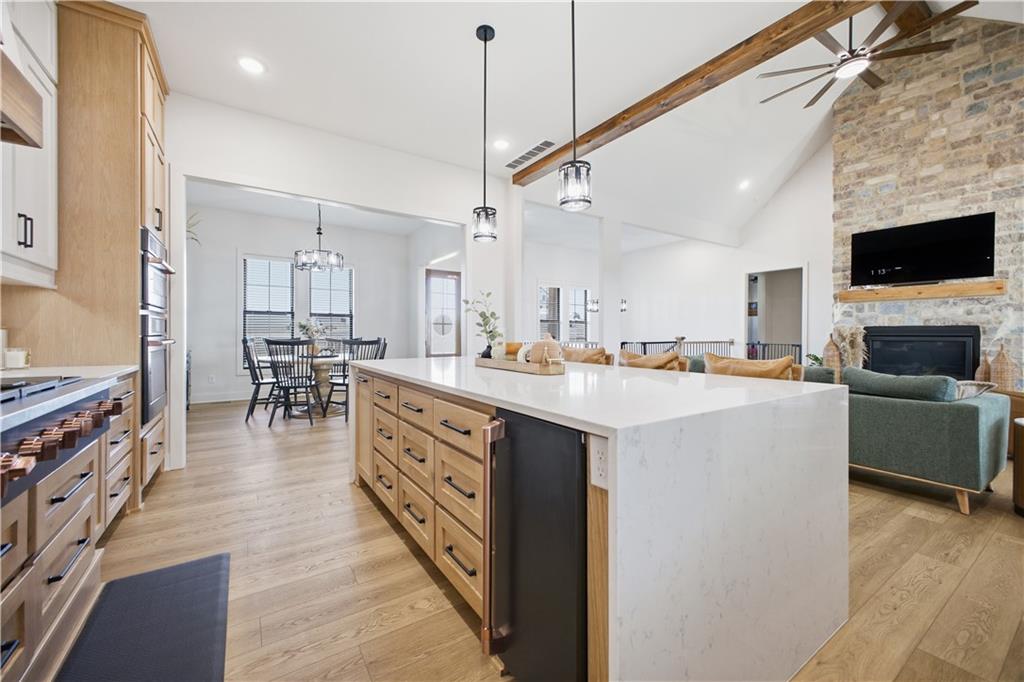 St Joseph, Missouri, 64507, United States, 5 Bedrooms Bedrooms, ,5 BathroomsBathrooms,Residential,Active,2007340