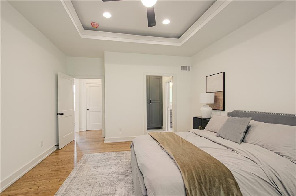 Riverside, Missouri, 64150, United States, 5 Bedrooms Bedrooms, ,3 BathroomsBathrooms,Residential,Active,2007055