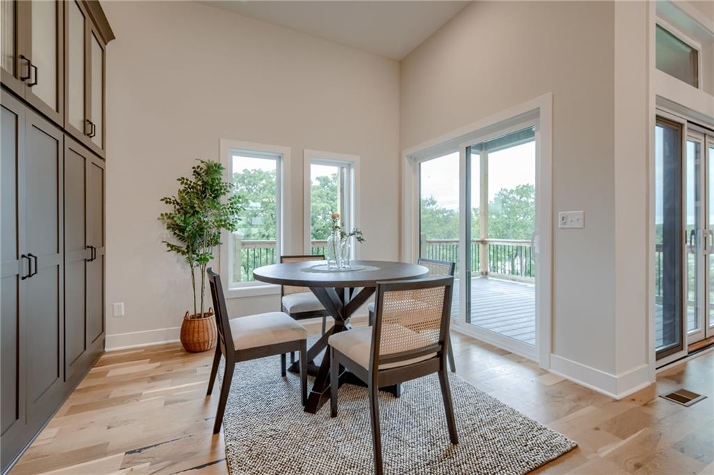 Riverside, Missouri, 64150, United States, 5 Bedrooms Bedrooms, ,4 BathroomsBathrooms,Residential,Active,1702789