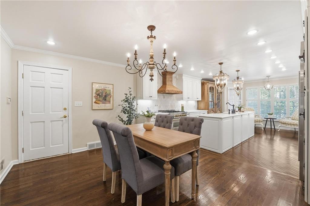 Kansas City, Missouri, 64113, United States, 3 Bedrooms Bedrooms, ,3 BathroomsBathrooms,Residential,Active,1987240