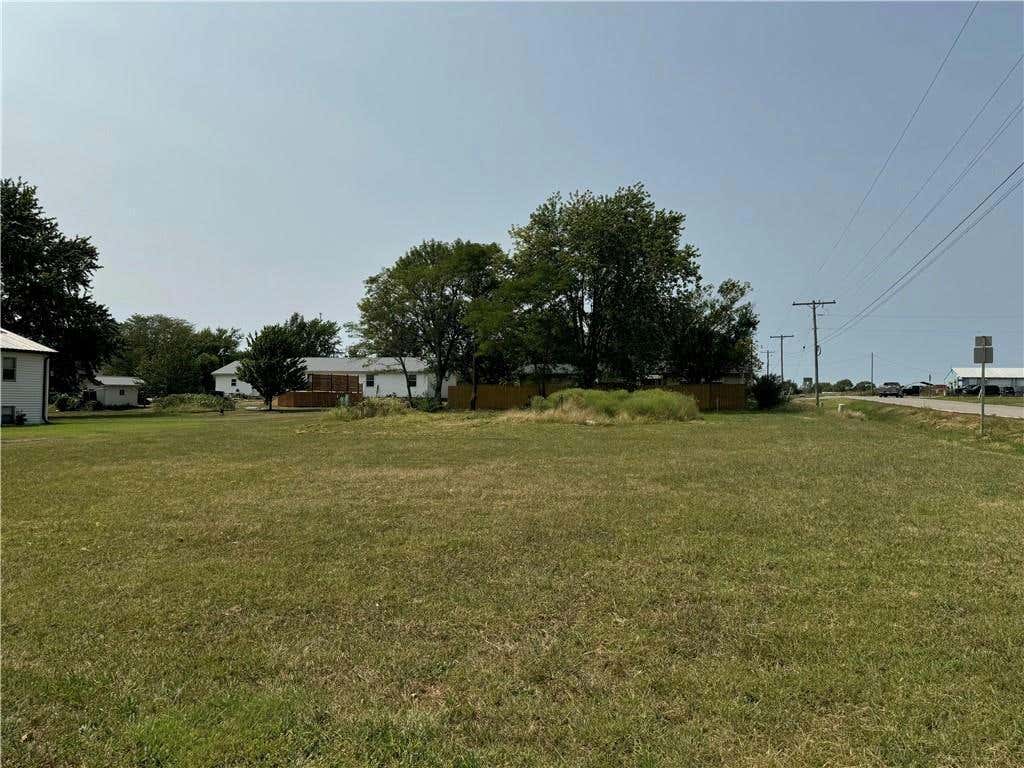 431 N GRANT ST, GARNETT, KS 66032, photo 1 of 3