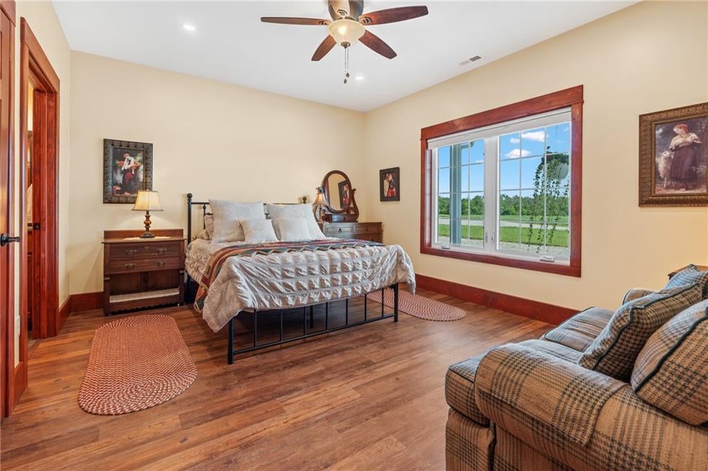 Gallatin, Missouri, 64640, United States, 5 Bedrooms Bedrooms, ,5 BathroomsBathrooms,Residential,Active,1953380