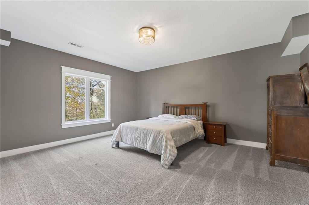 Parkville, Missouri, 64152, United States, 4 Bedrooms Bedrooms, ,5 BathroomsBathrooms,Residential,Active,1987258