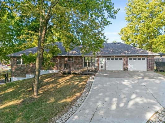 10611 N NORTHBROOKE DR, KANSAS CITY, MO 64155 - Image 1