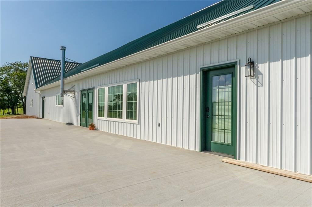 Gallatin, Missouri, 64640, United States, 5 Bedrooms Bedrooms, ,5 BathroomsBathrooms,Residential,Active,1953380