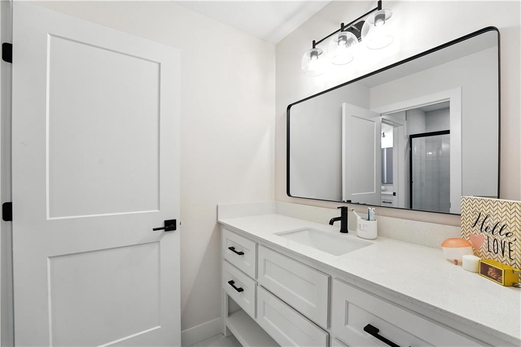 Liberty, Missouri, 64068, United States, 6 Bedrooms Bedrooms, ,5 BathroomsBathrooms,Residential,Active,1922515