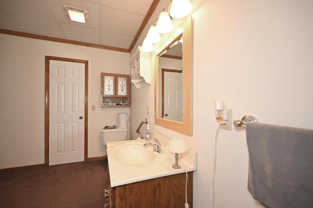 Weston, Missouri, 64098, United States, 4 Bedrooms Bedrooms, ,3 BathroomsBathrooms,Residential,Active,1989765