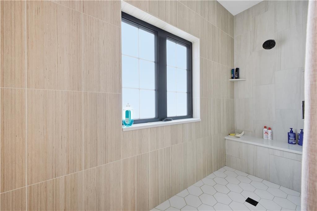 St Joseph, Missouri, 64507, United States, 5 Bedrooms Bedrooms, ,5 BathroomsBathrooms,Residential,Active,2007340