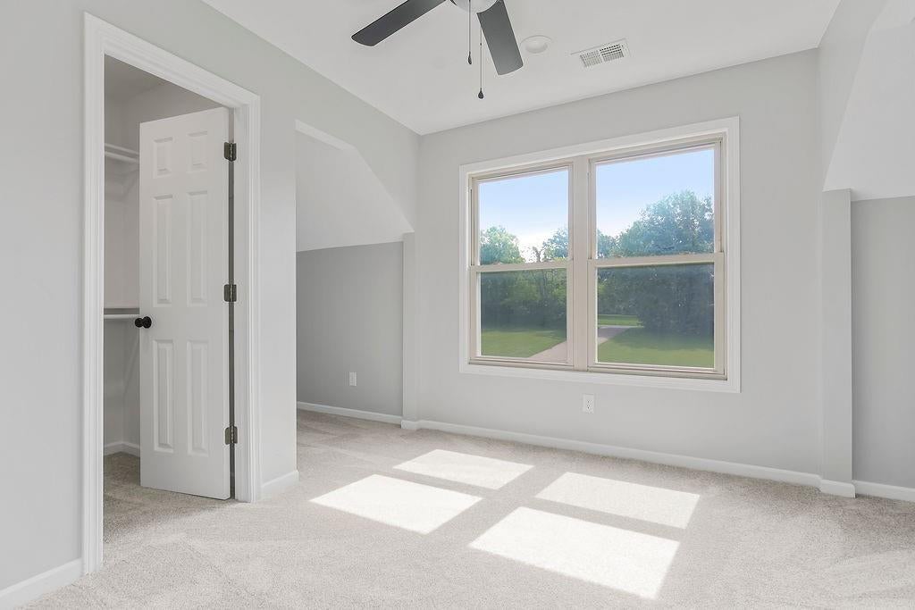 Grandview, Missouri, 64030, United States, 8 Bedrooms Bedrooms, ,5 BathroomsBathrooms,Residential,Active,1892623