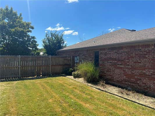 2304 PRAIRIE LN, COFFEYVILLE, KS 67337, photo 3 of 35