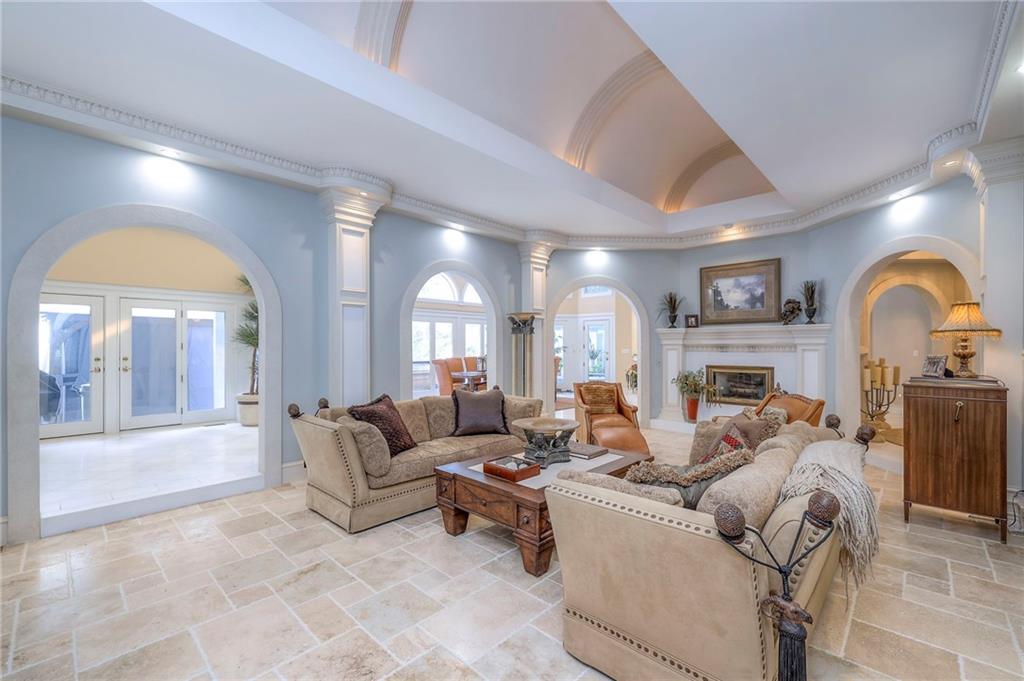 Kansas City, Missouri, 64114, United States, 5 Bedrooms Bedrooms, ,9 BathroomsBathrooms,Residential,Active,1929676