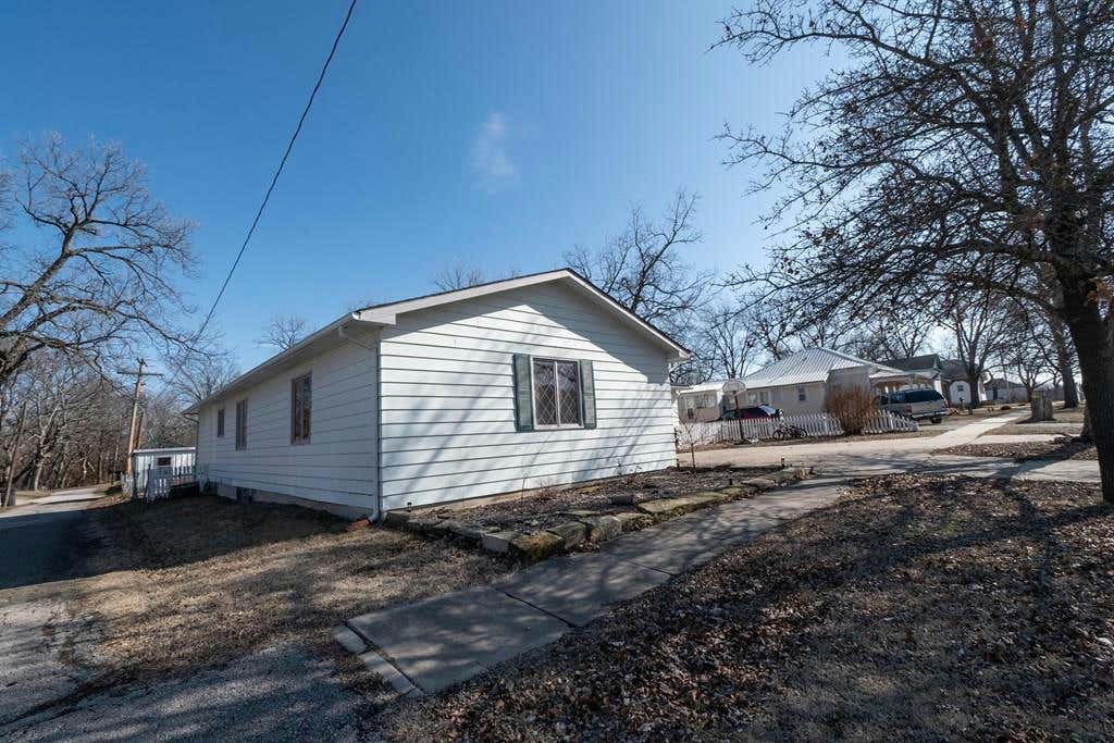 218 N 4TH N/A, NEODESHA, KS 66757, photo 1 of 25