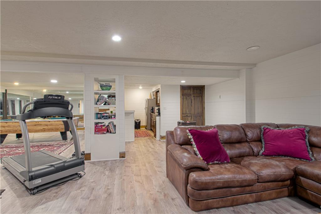 Prairie Village, Kansas, 66208, United States, 4 Bedrooms Bedrooms, ,4 BathroomsBathrooms,Residential,Active,1944109