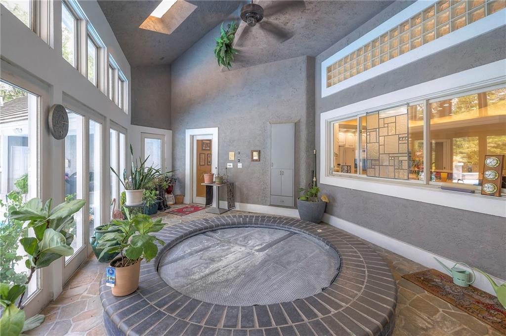 Kansas City, Missouri, 64114, United States, 5 Bedrooms Bedrooms, ,9 BathroomsBathrooms,Residential,Active,1929676