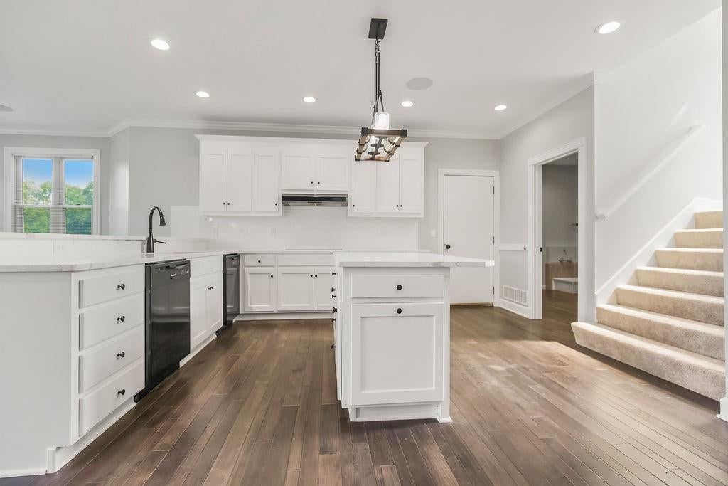 Grandview, Missouri, 64030, United States, 8 Bedrooms Bedrooms, ,5 BathroomsBathrooms,Residential,Active,1892623