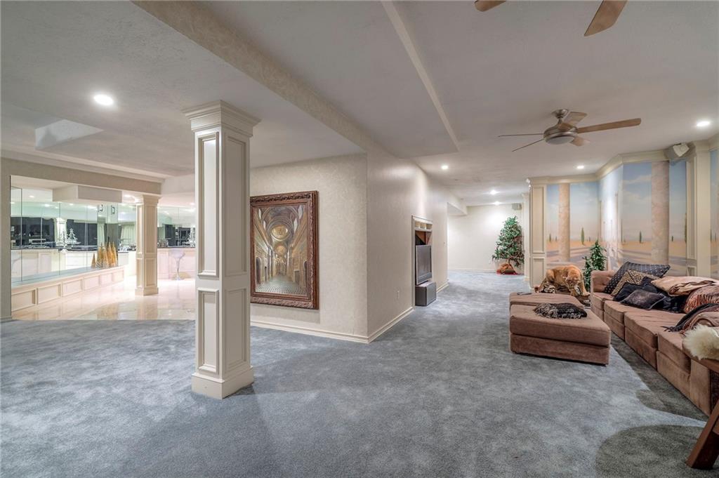 Kansas City, Missouri, 64114, United States, 5 Bedrooms Bedrooms, ,9 BathroomsBathrooms,Residential,Active,1929676