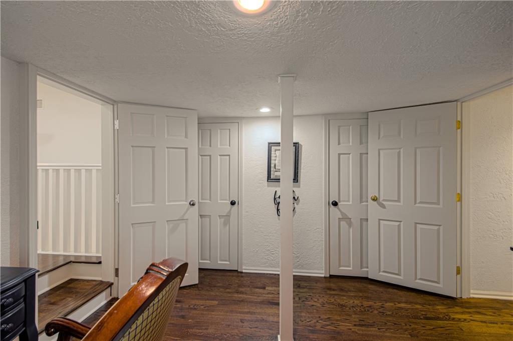 Prairie Village, Kansas, 66208, United States, 4 Bedrooms Bedrooms, ,4 BathroomsBathrooms,Residential,Active,1944109