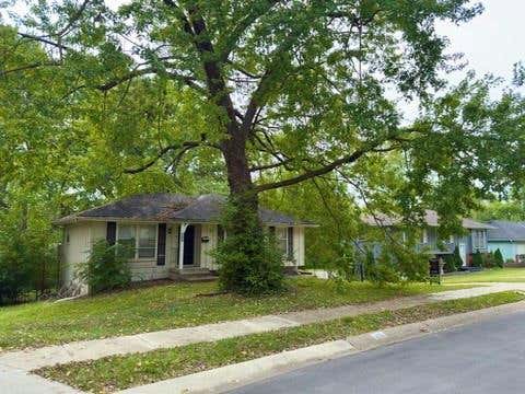 11051 GREENWOOD RD, KANSAS CITY, MO 64134 - Image 1