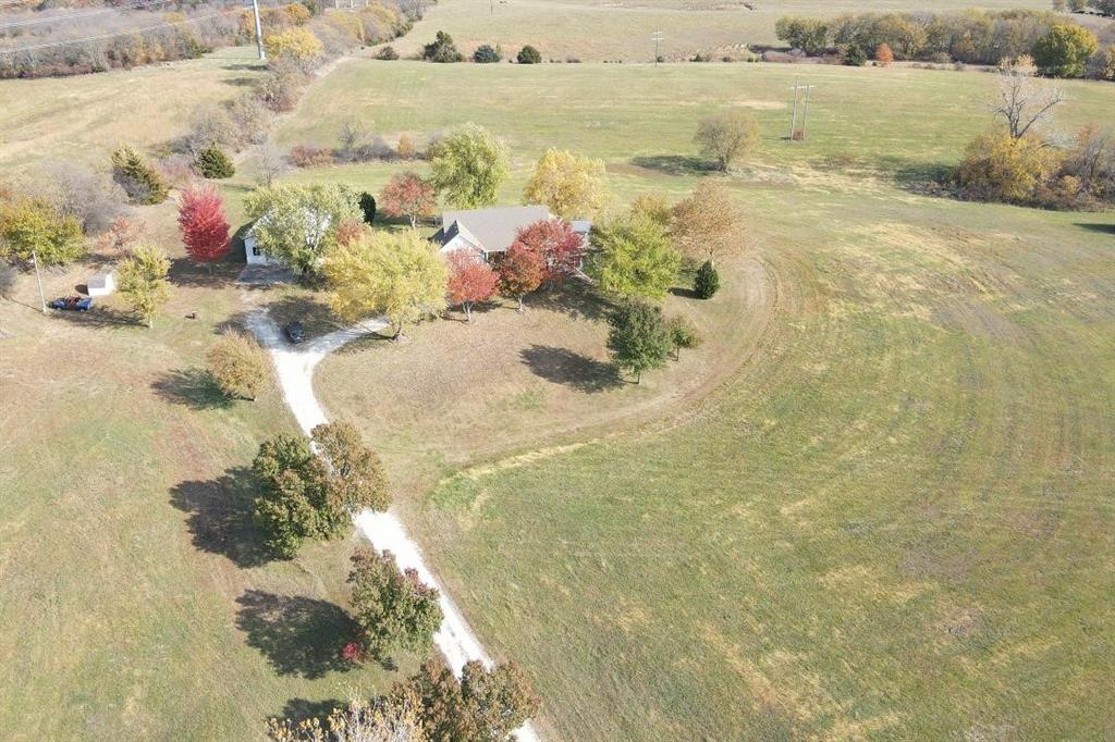 Weston, Missouri, 64098, United States, 4 Bedrooms Bedrooms, ,3 BathroomsBathrooms,Residential,Active,1989765