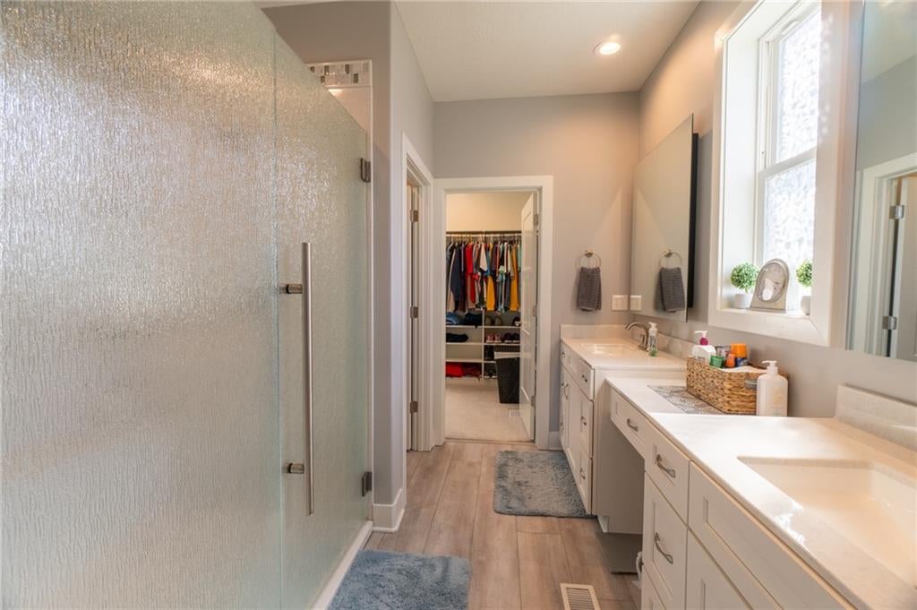 Altamont, Missouri, 64620, United States, 4 Bedrooms Bedrooms, ,4 BathroomsBathrooms,Residential,Active,1774004