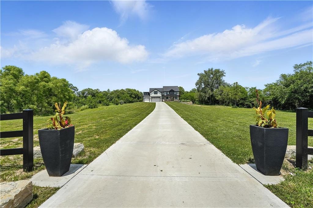 Liberty, Missouri, 64068, United States, 6 Bedrooms Bedrooms, ,5 BathroomsBathrooms,Residential,Active,1922515