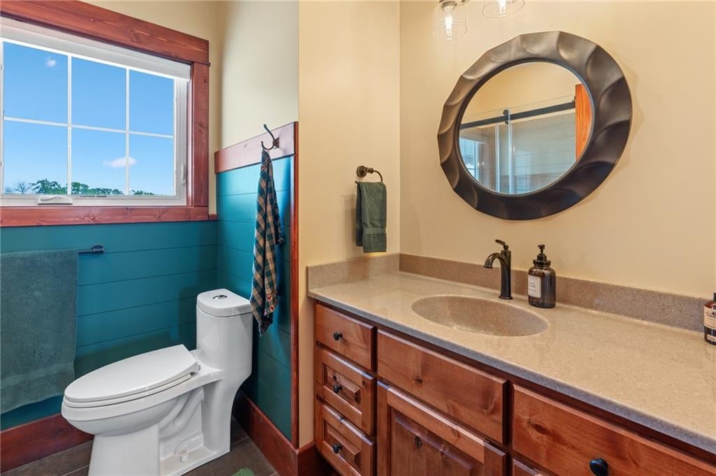 Gallatin, Missouri, 64640, United States, 5 Bedrooms Bedrooms, ,5 BathroomsBathrooms,Residential,Active,1953380