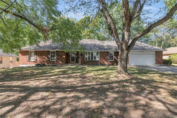 210 NW OXFORD LN, LEES SUMMIT, MO 64063 - Image 1